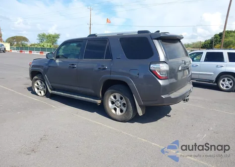 2021 Toyota 4Runner Sr5 z USA, uszkodzony, nr VIN JTEEU5JR7M5238517